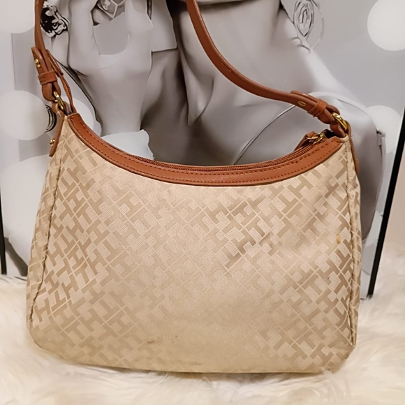 Tommy Hilfiger Tan and Brown Shoulder Bag - Picture 2 of 5